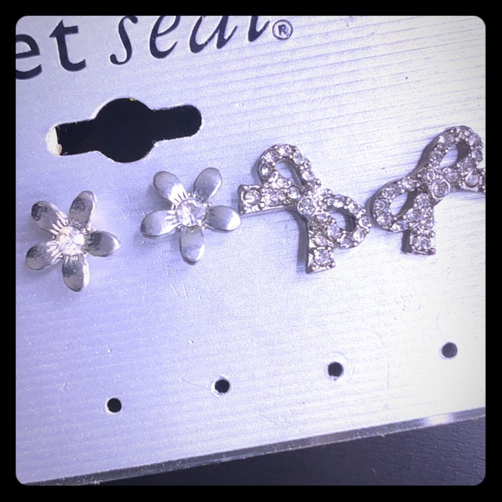 Silver Stud earrings